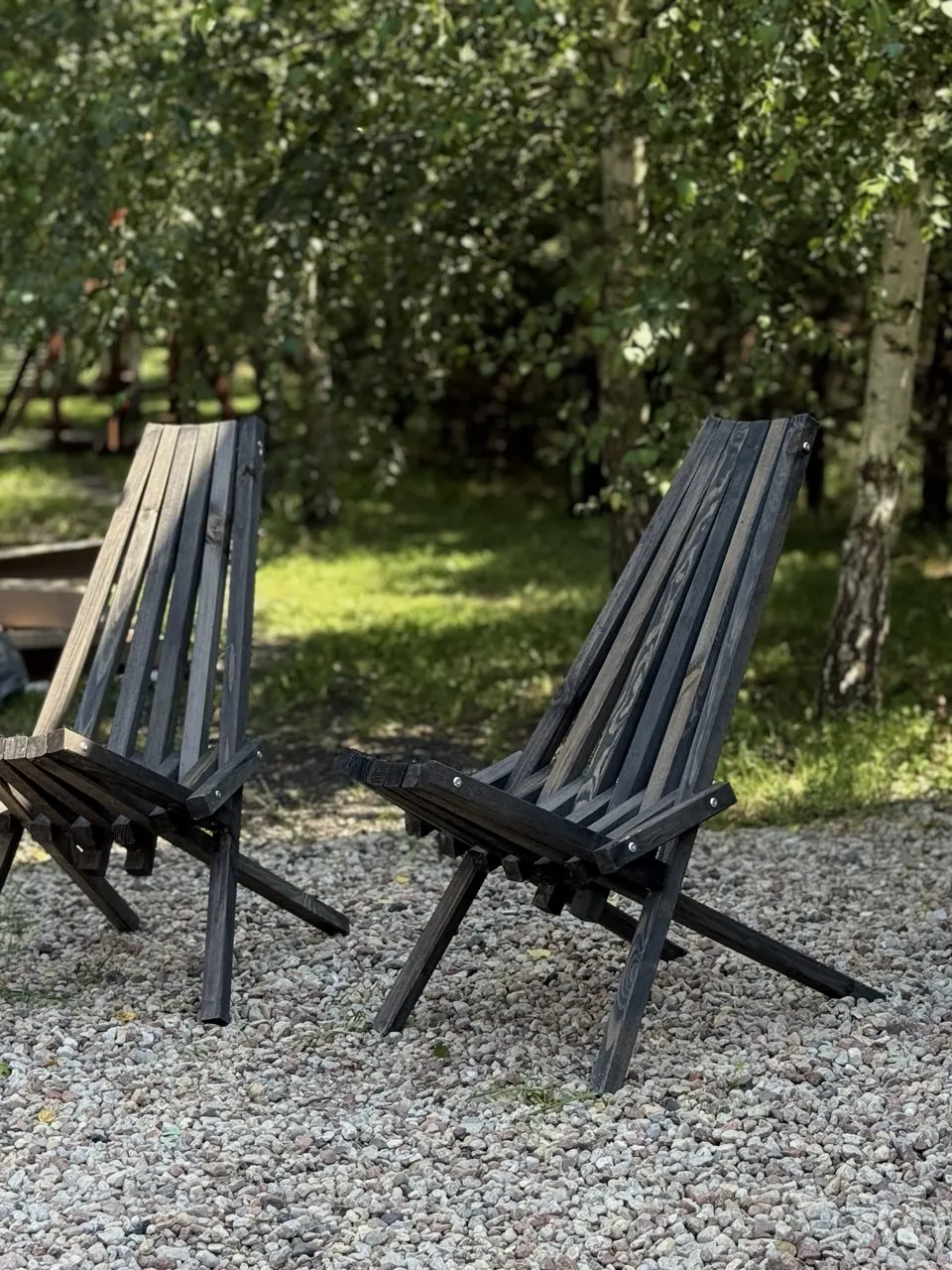 Кресла у берёзовой рощи